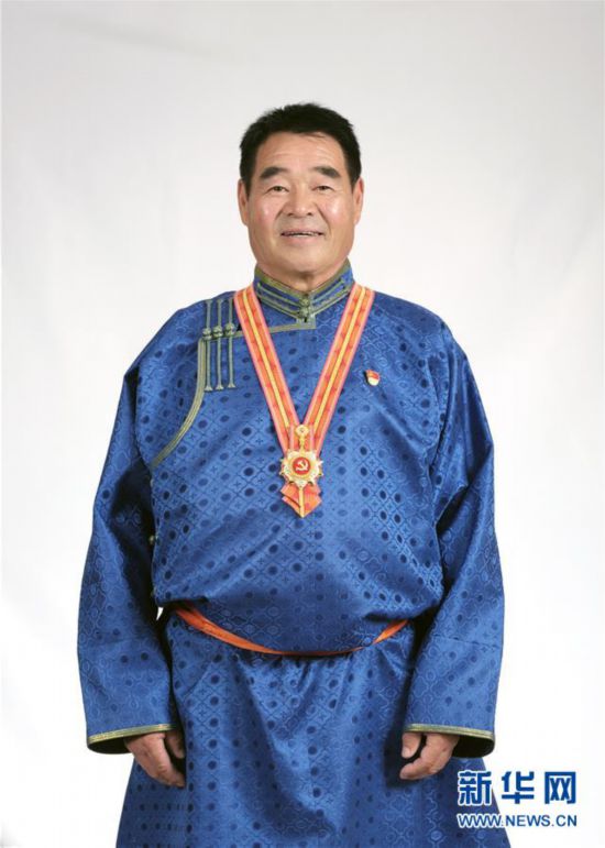 (奋斗百年路 启航新征程·“七一勋章”获得者·图文互动)(1)“草原之子”廷·巴特尔:让草原绿起来,帮牧民富起来 (奋斗百年路 启航新征程·“七一勋章”获得者·图文互动)(1)“草原之子”廷·巴特尔:让草原绿起来,帮牧民富起来