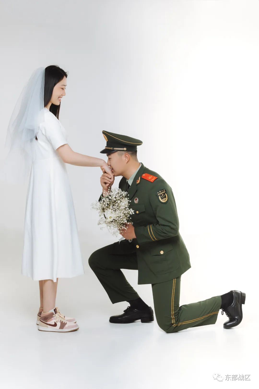 武警警士与排球女将的浪漫军恋你慕了吗