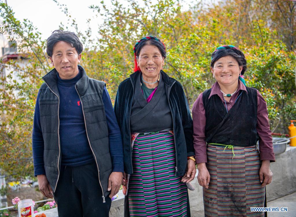 Former serf now enjoys happy life with family in Tibet